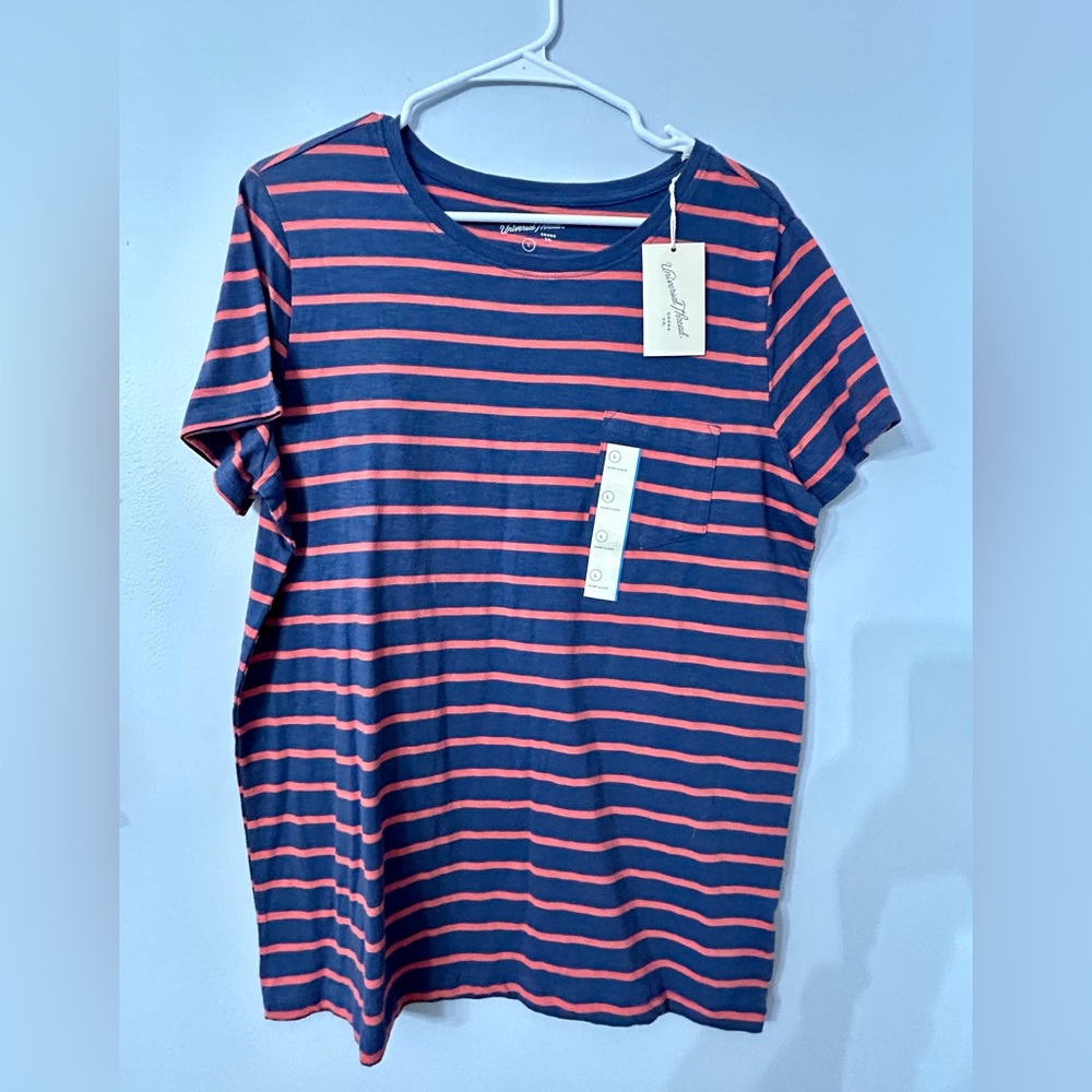 Lot of 4 Universal Thread women’s Large/ X-large tops